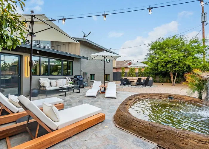 Solanova Designer Oasis With Cocktail Pool & Theater * Scottsdale