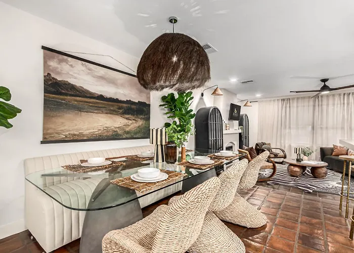 Solanova Designer Oasis With Cocktail Pool & Theater